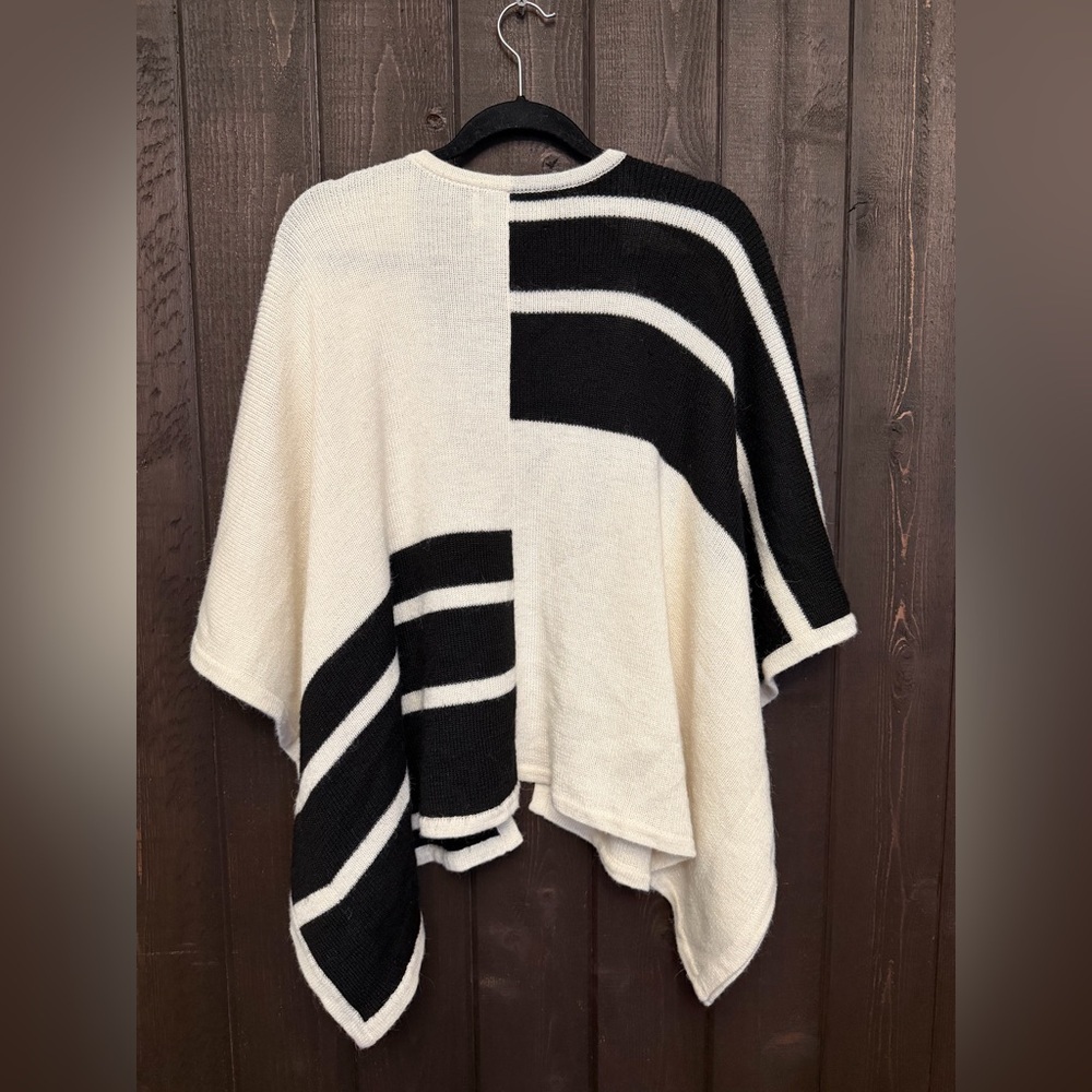 Brochu Walker Womens Alpaca/Acrylic/Wool Sweater Poncho Cardigan OS Black/White - Picture 2 of 9